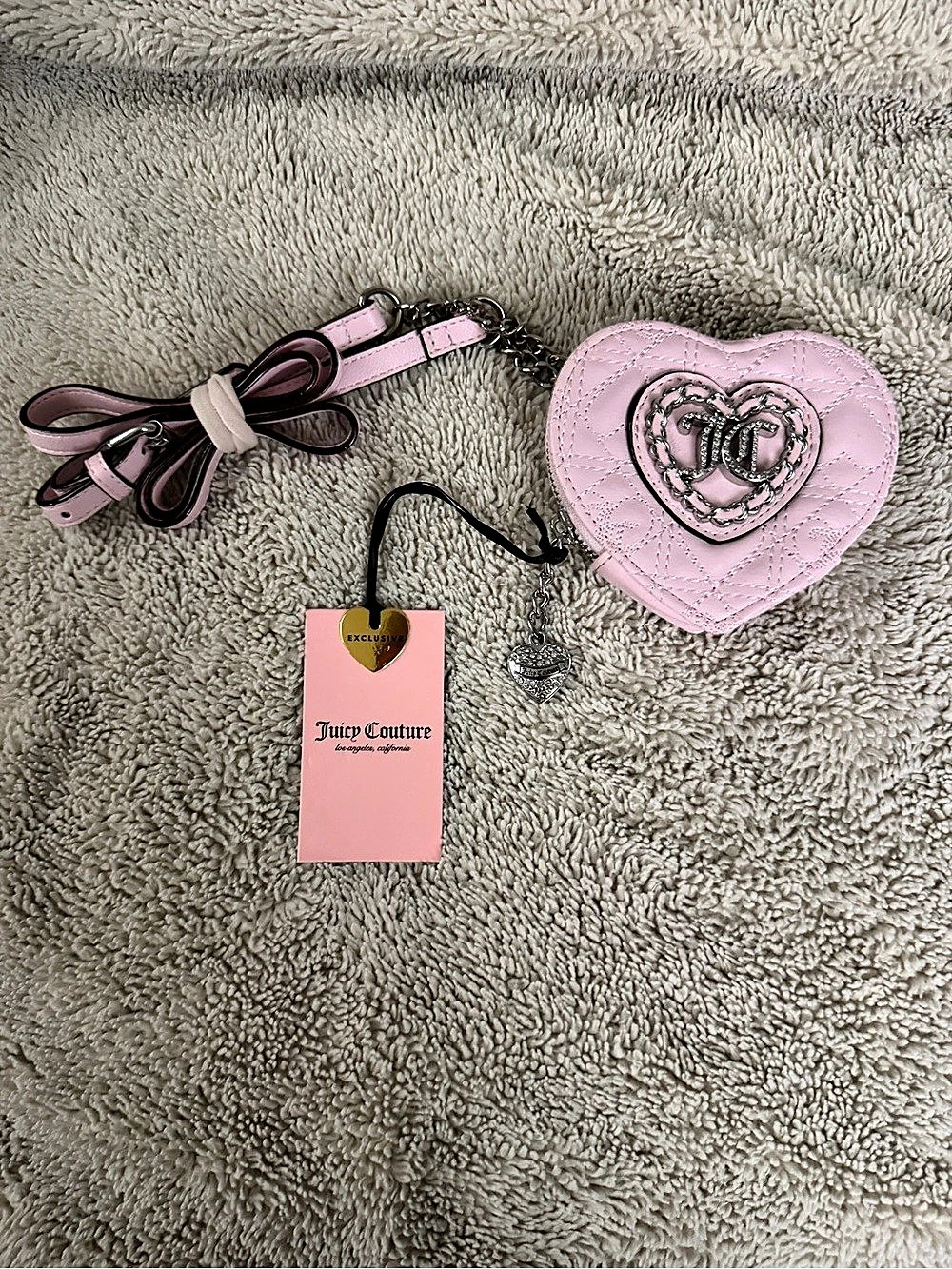 Juicy Couture V-Chain My Heart Zip Around Small Pink